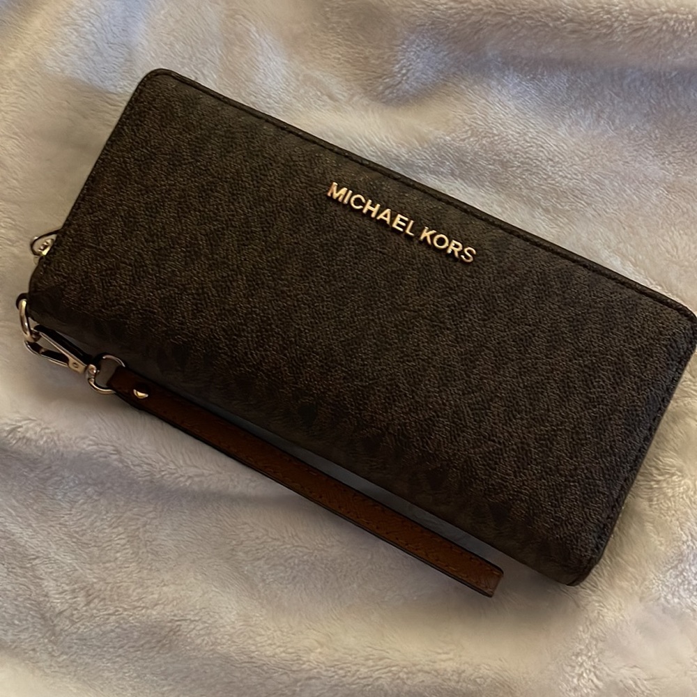Brown Michael Kors wristlet/wallet